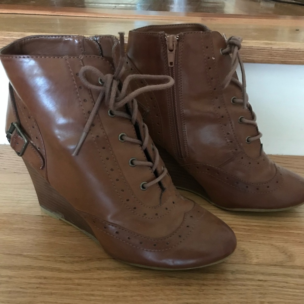 Chinese Laundry Wedges